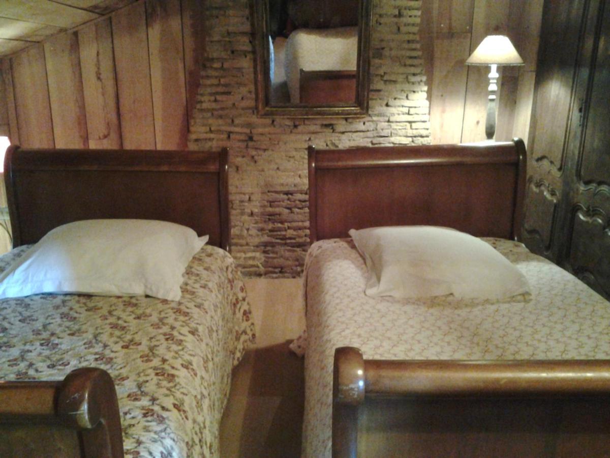 Les Hotes Des Guillemets Laglorieuse Extérieur photo